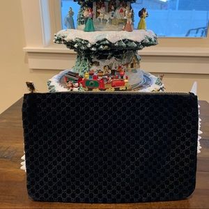 Authentic Gucci Make up beauty pouch